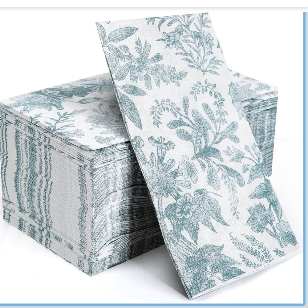 Floral liner feel disposable napkins
